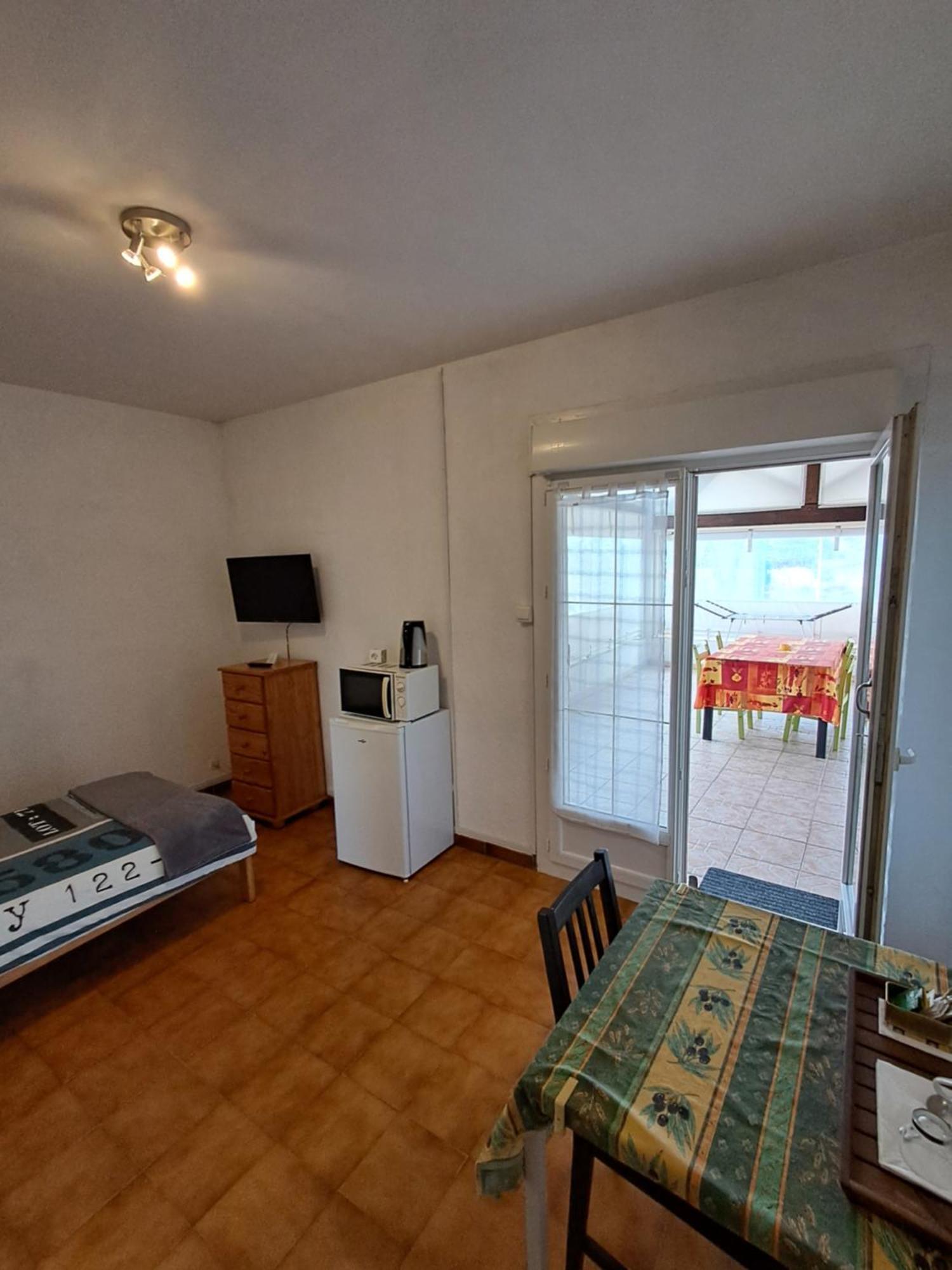 Chambre Solo Toulon Ouest מראה חיצוני תמונה